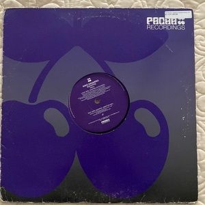 VINTAGE VINYL Rec KIKI NAVARRO Pacha productions c1980s